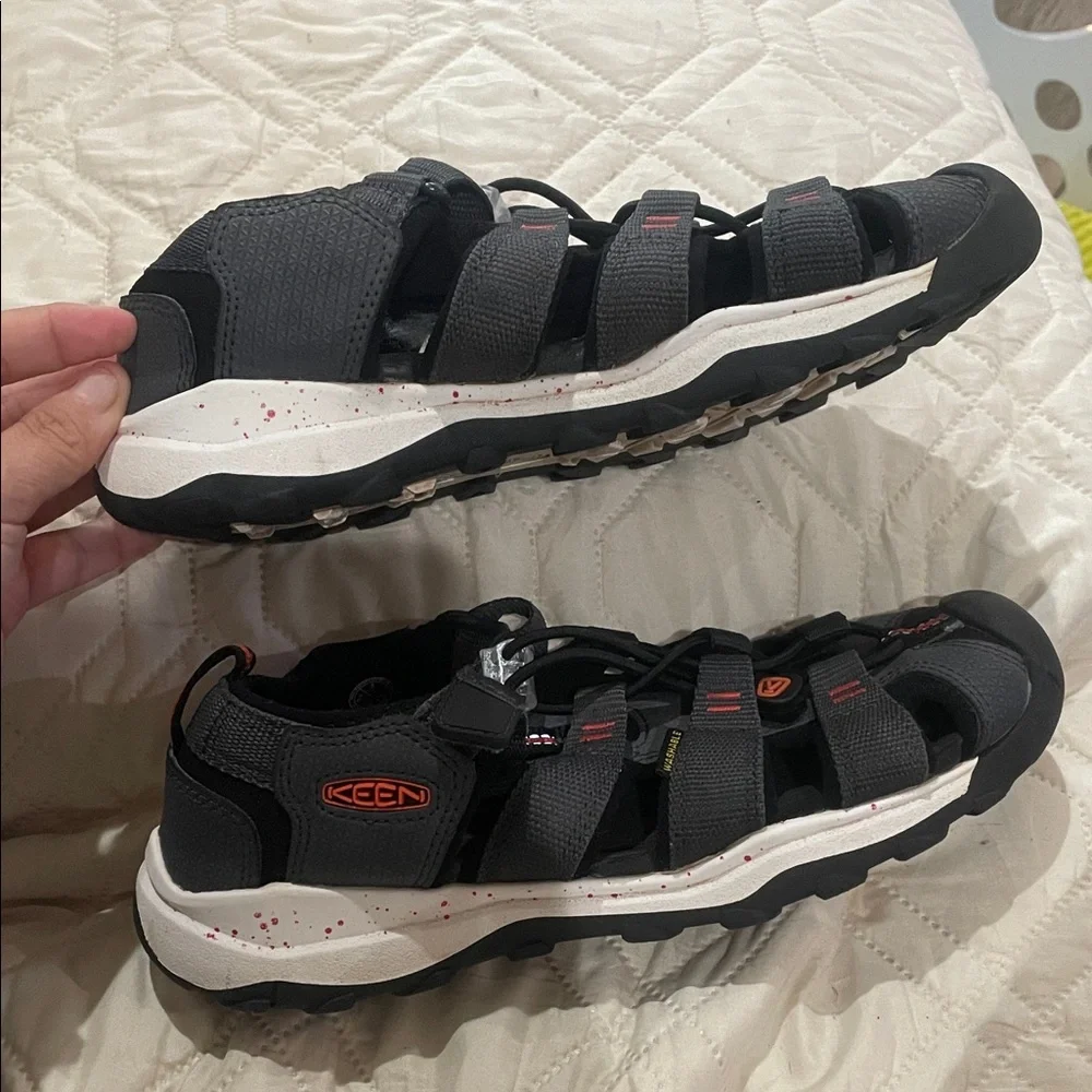 Keen Kids Black and Red Sandals (A)